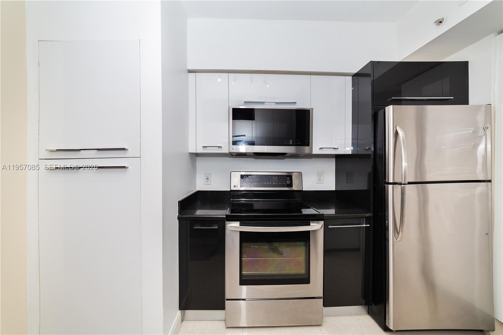 PORTO BELLAGIO CONDO - Residential