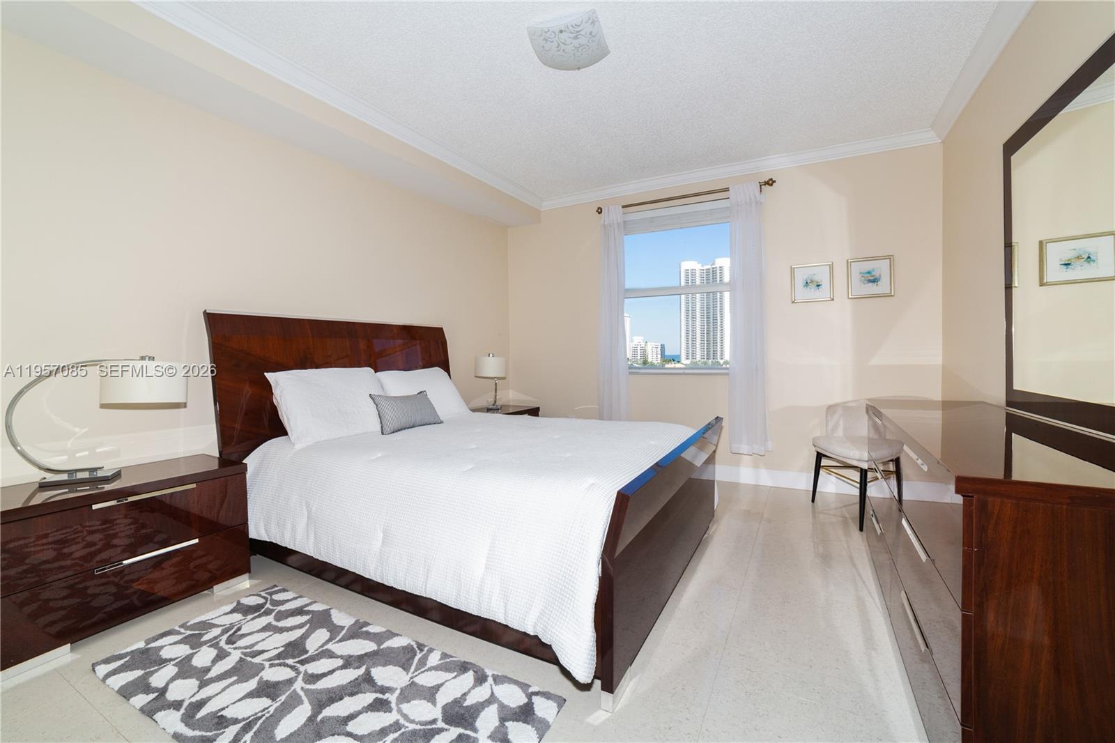 PORTO BELLAGIO CONDO - Residential