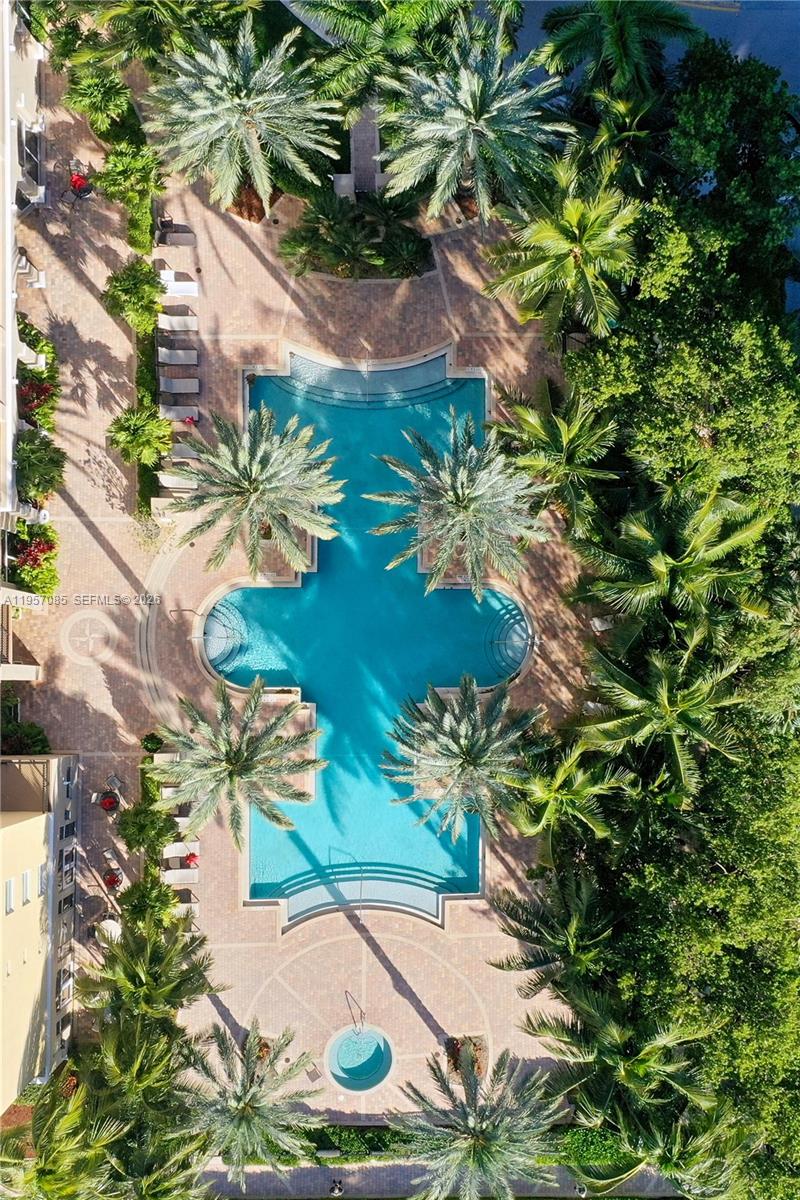 PORTO BELLAGIO CONDO - Residential