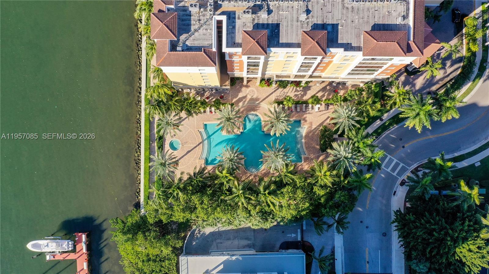 PORTO BELLAGIO CONDO - Residential