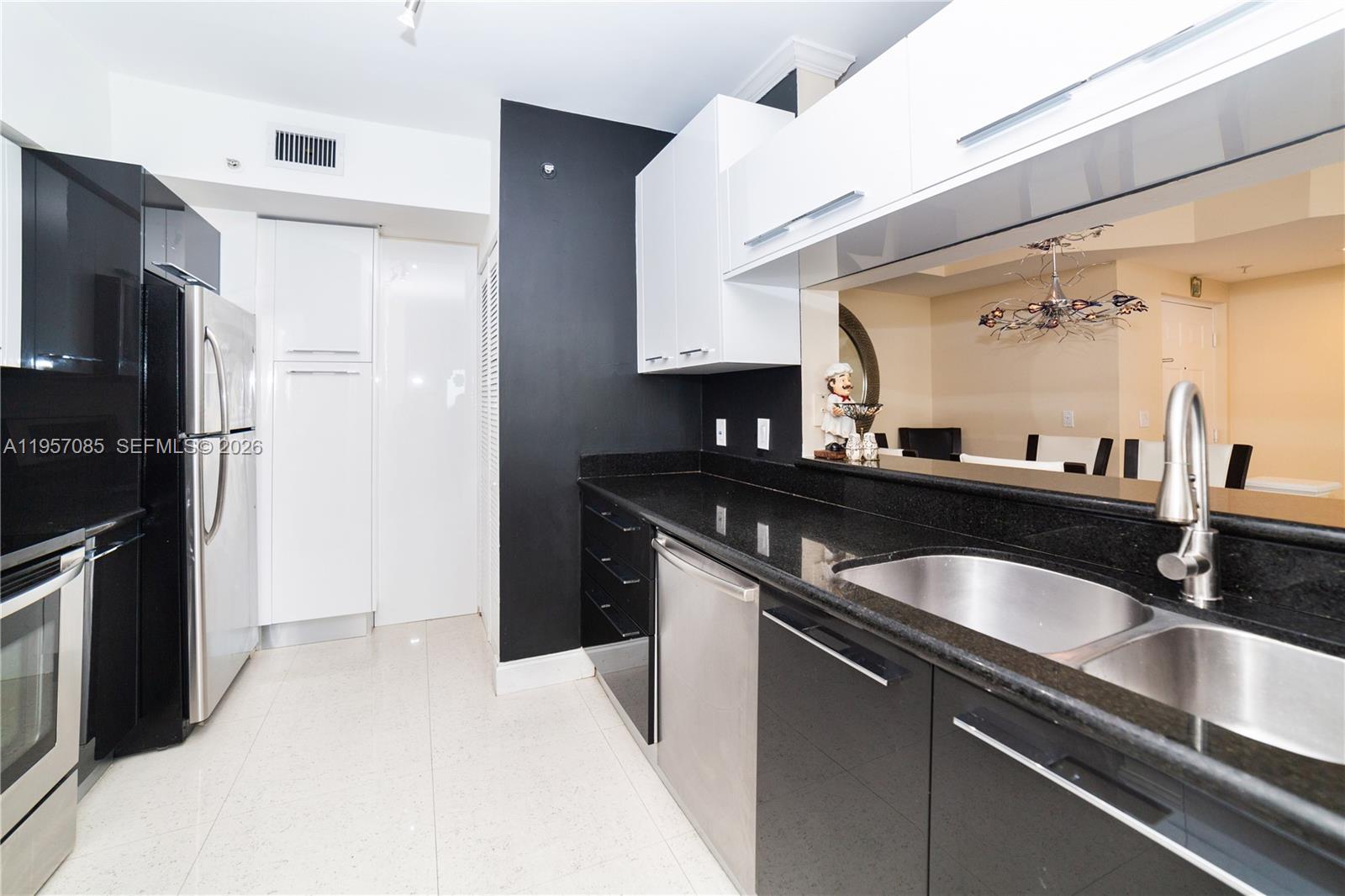 PORTO BELLAGIO CONDO - Residential