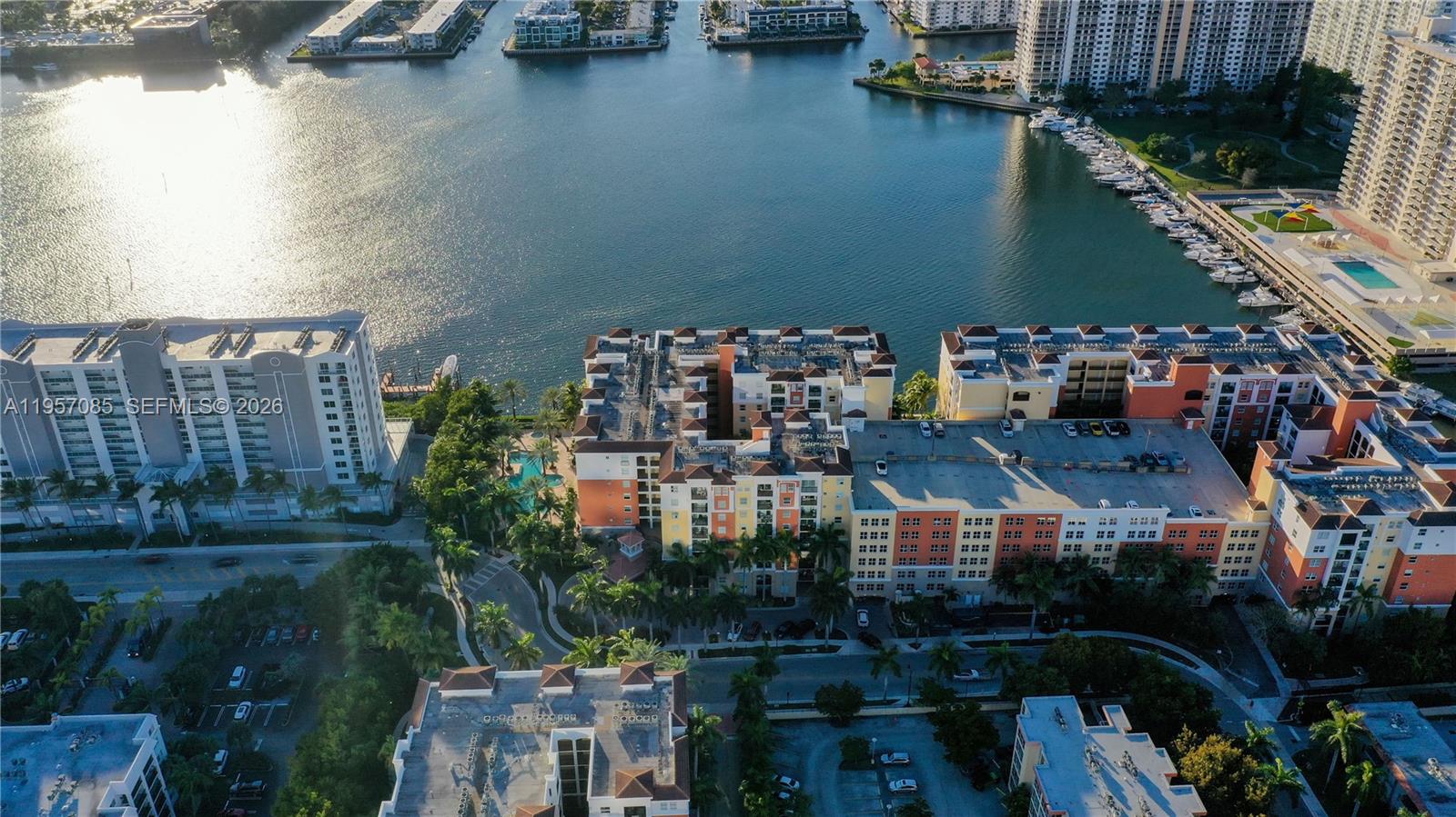 PORTO BELLAGIO CONDO - Residential