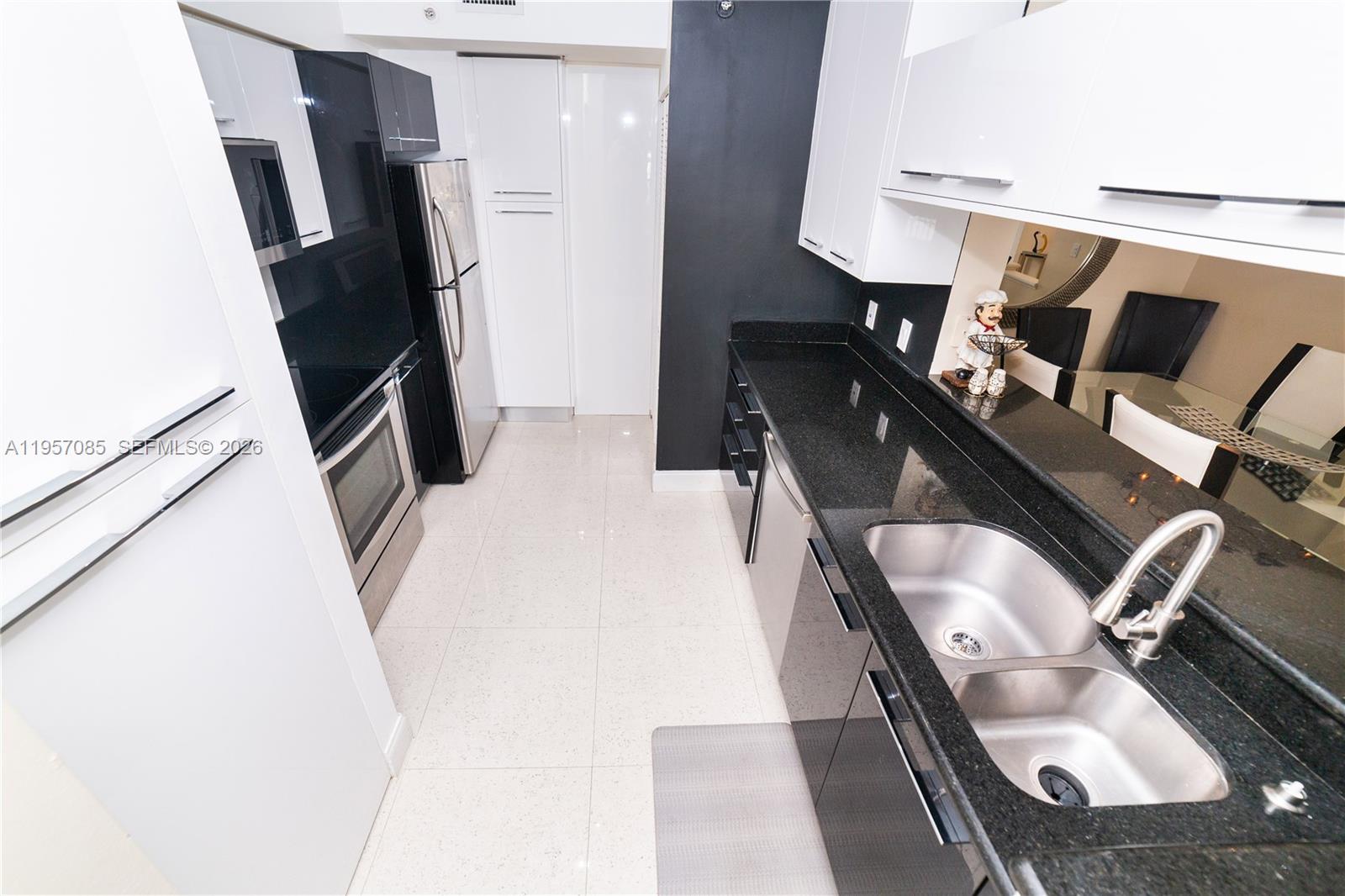 PORTO BELLAGIO CONDO - Residential