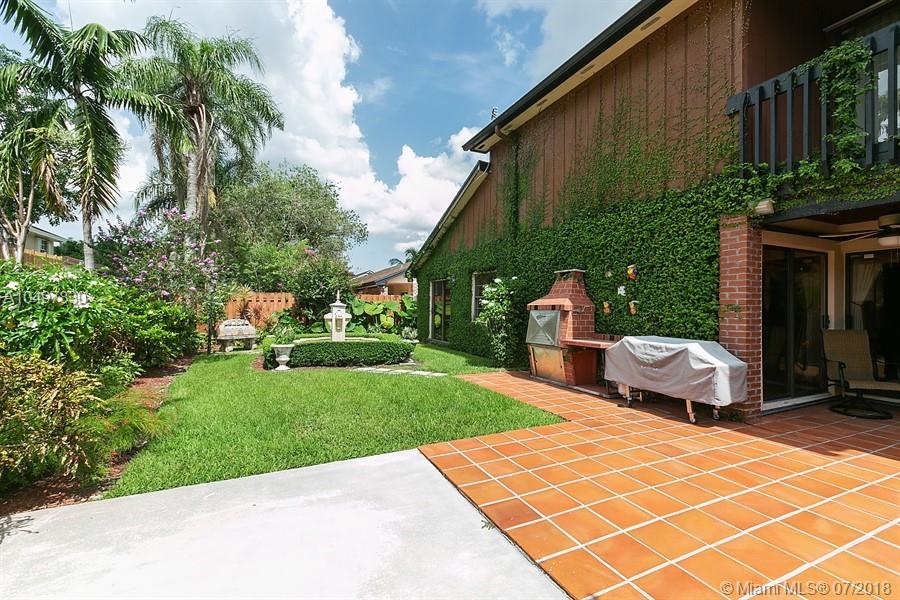 LAKES OF THE MEADOW SEC 4 - Residential