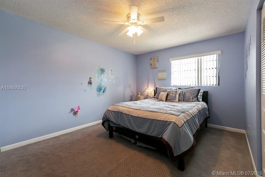 LAKES OF THE MEADOW SEC 4 - Residential