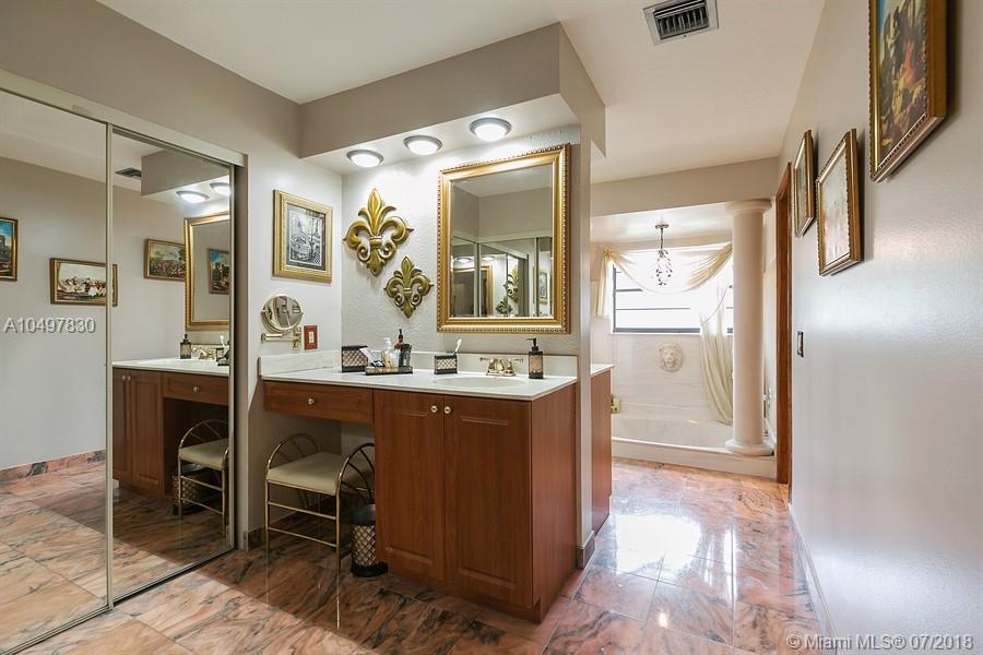 LAKES OF THE MEADOW SEC 4 - Residential