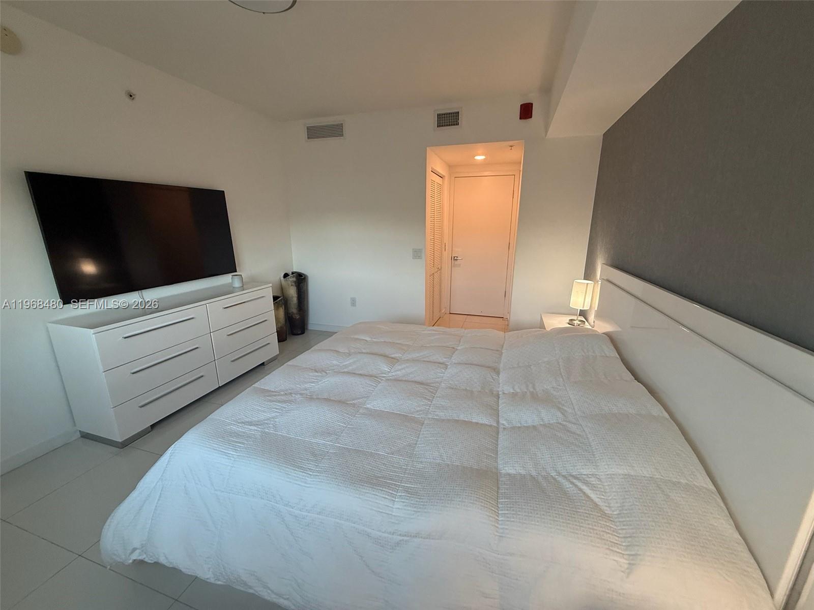 GRAND BAY COMMONS SOUTH - Residential Lease