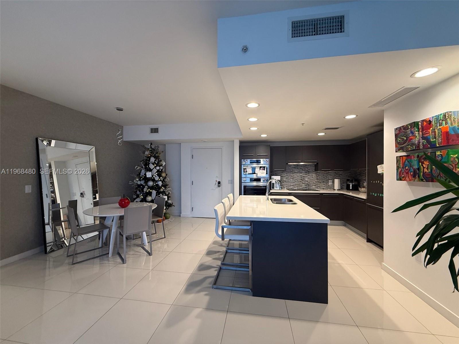 GRAND BAY COMMONS SOUTH - Residential Lease