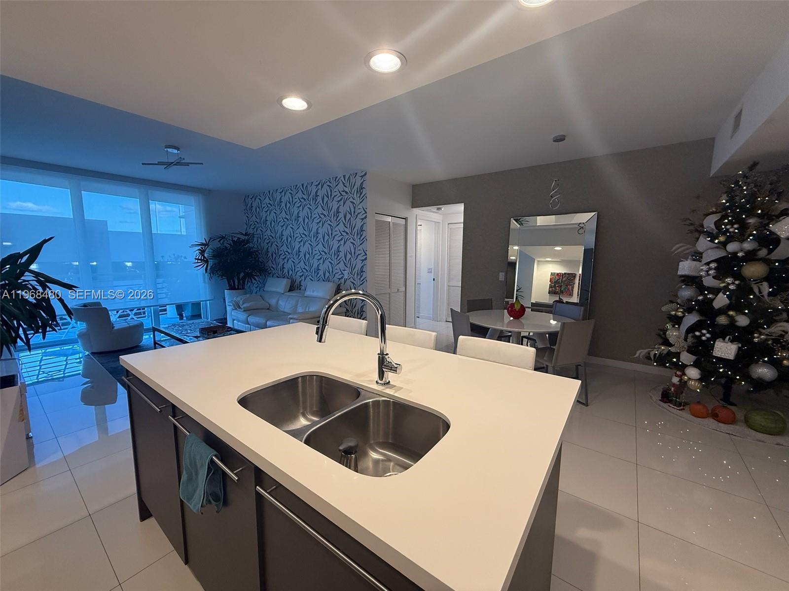 GRAND BAY COMMONS SOUTH - Residential Lease