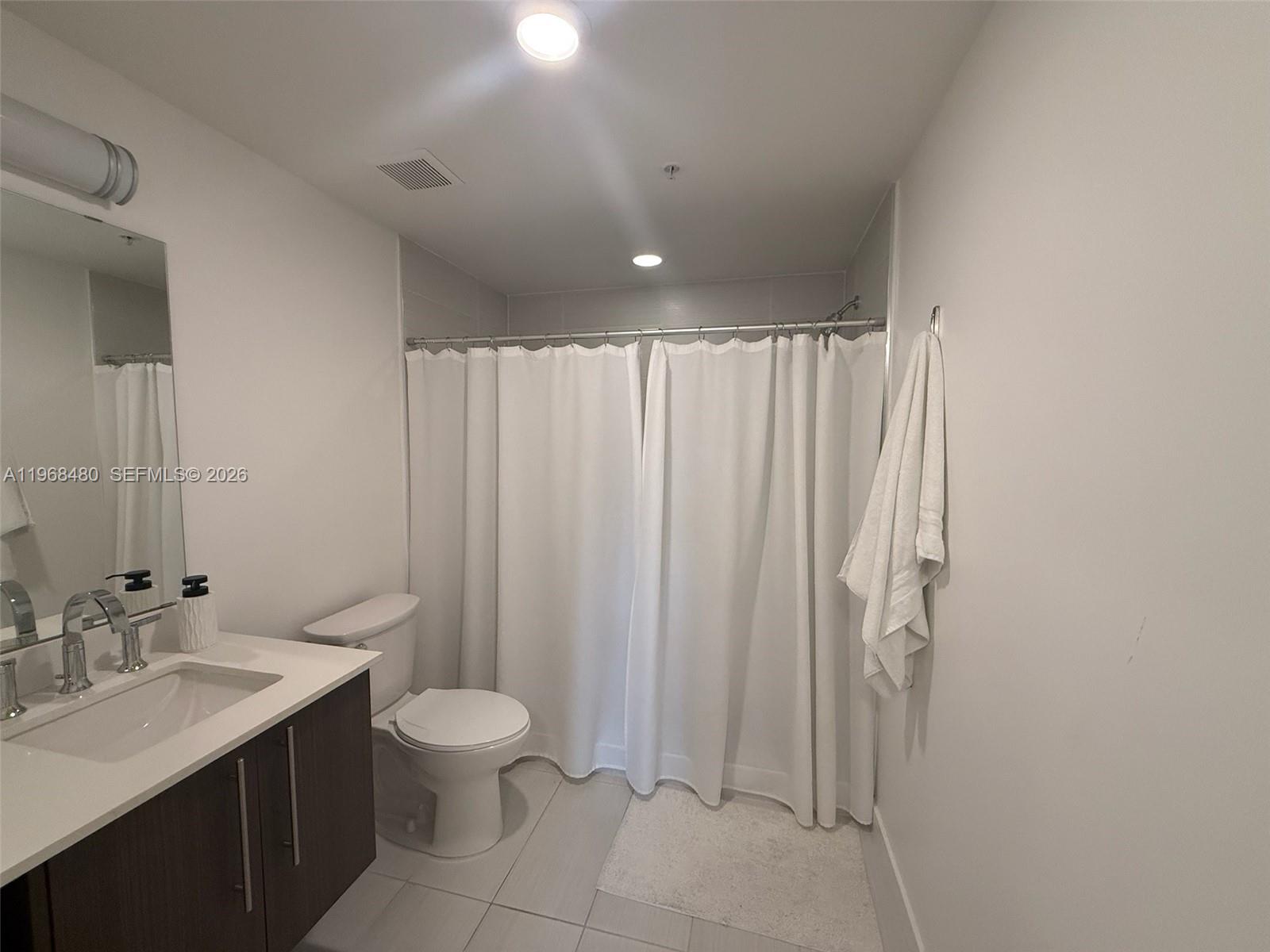GRAND BAY COMMONS SOUTH - Residential Lease