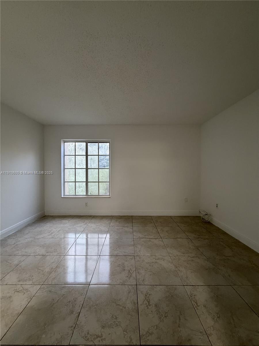 DORAL GARDENS II CONDO - Residential Lease