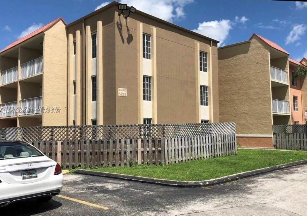 DORAL GARDENS II CONDO - Residential Lease