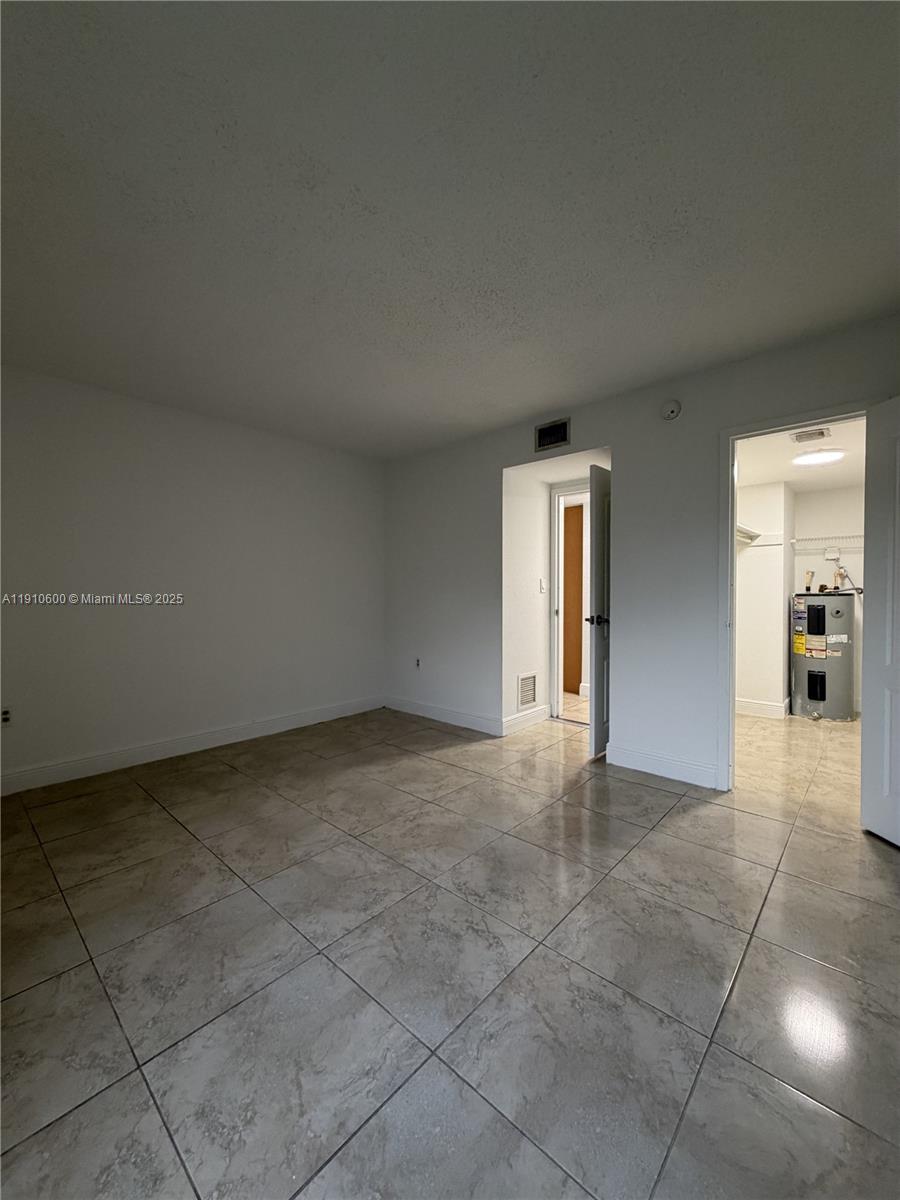 DORAL GARDENS II CONDO - Residential Lease