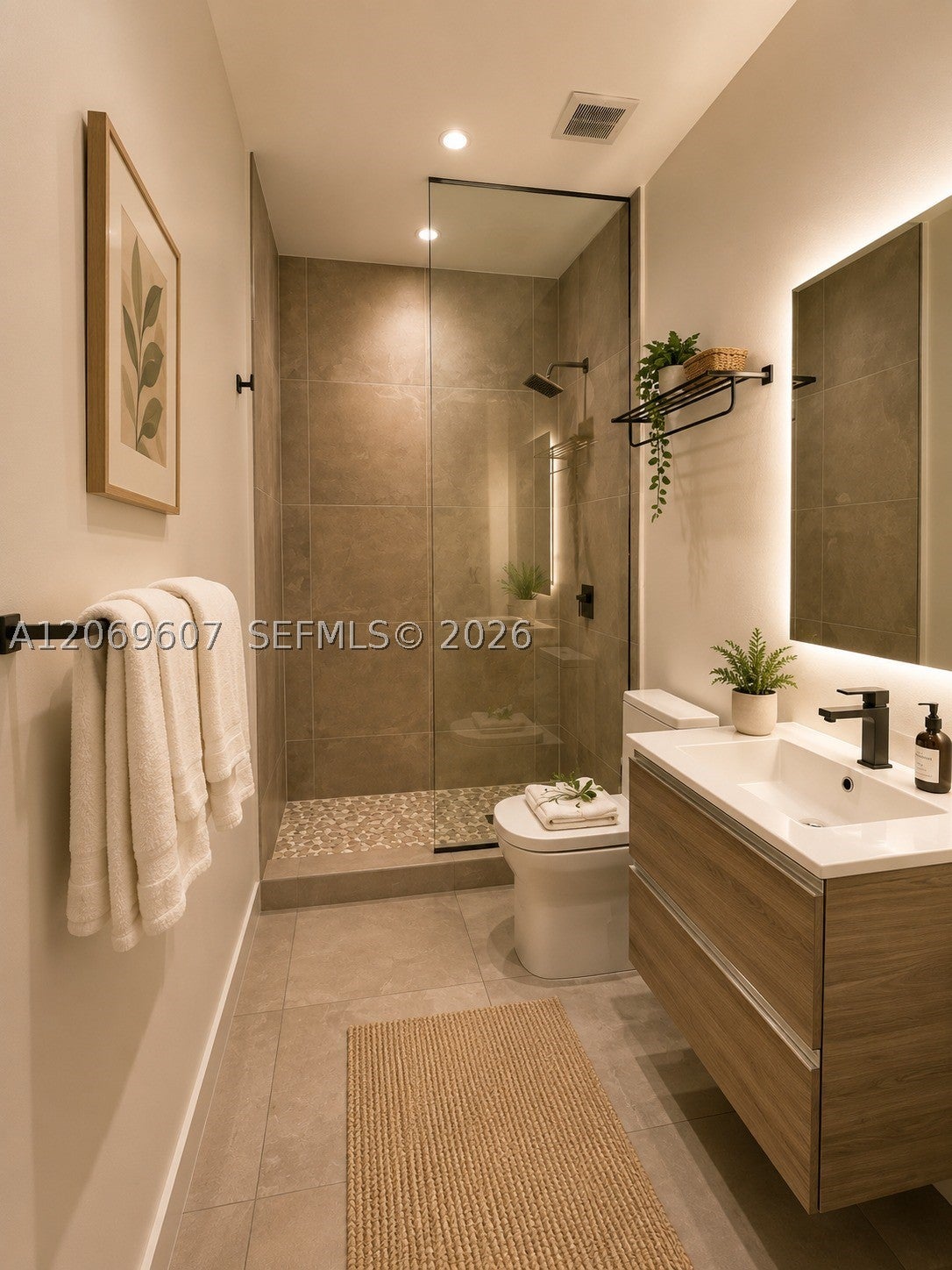 229 SW 9th St 604