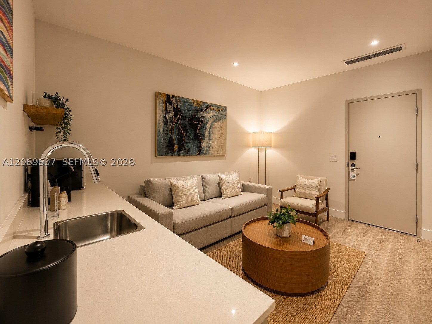 229 SW 9th St 604