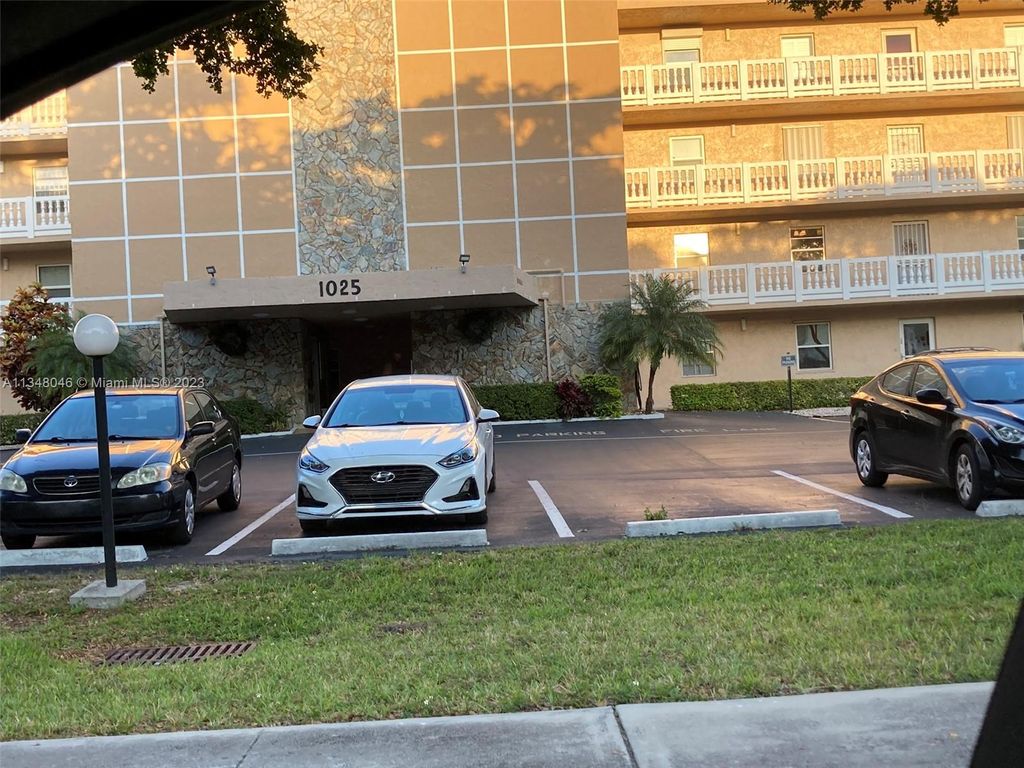 Photo of 1025 SE 4th Ave #106, Dania Beach, FL 33004 (MLS # A11348046)