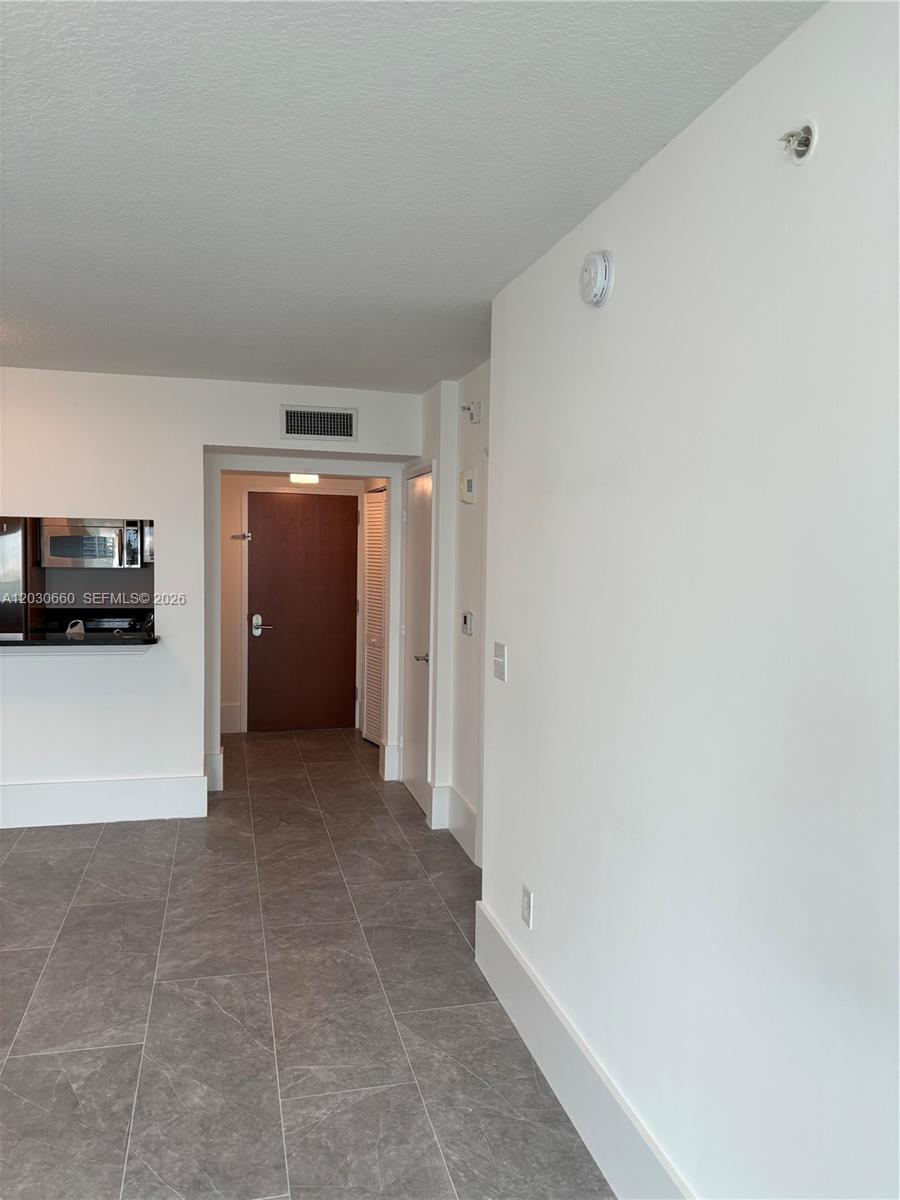 31 SE 5th St 2103