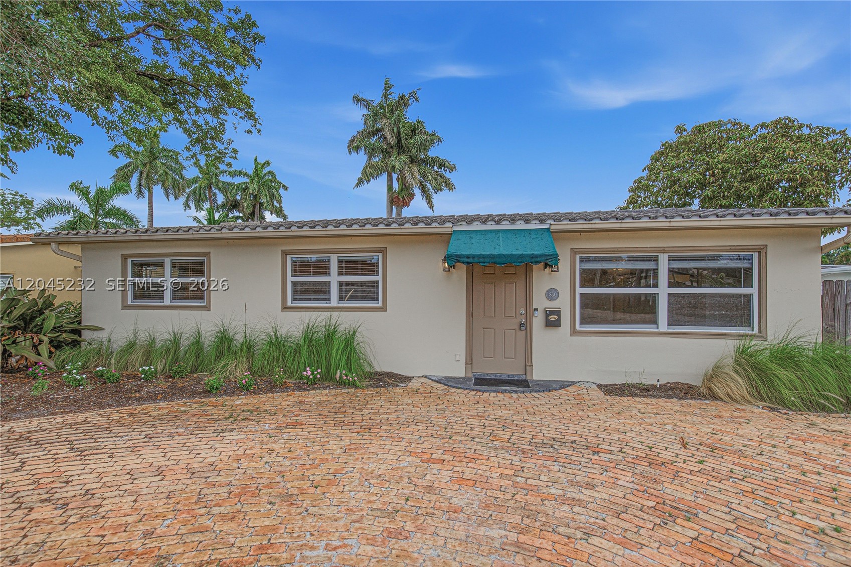 830 N 10th Ave