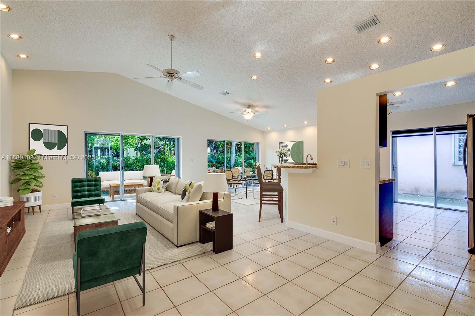 HOLLYWOOD LAKES COUNTRY C - Residential Lease