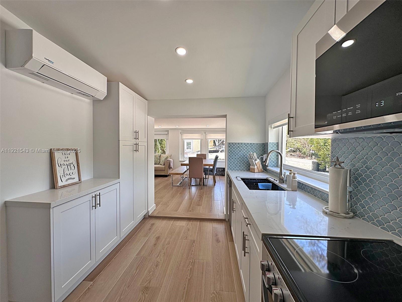 PIRATES COVE - Residential