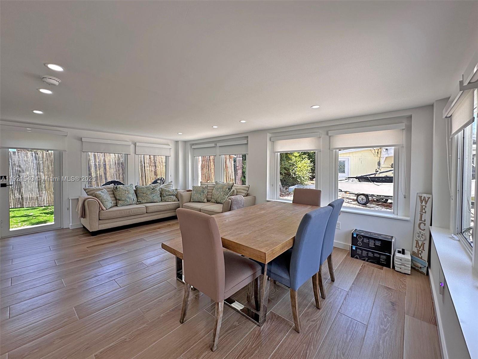 PIRATES COVE - Residential