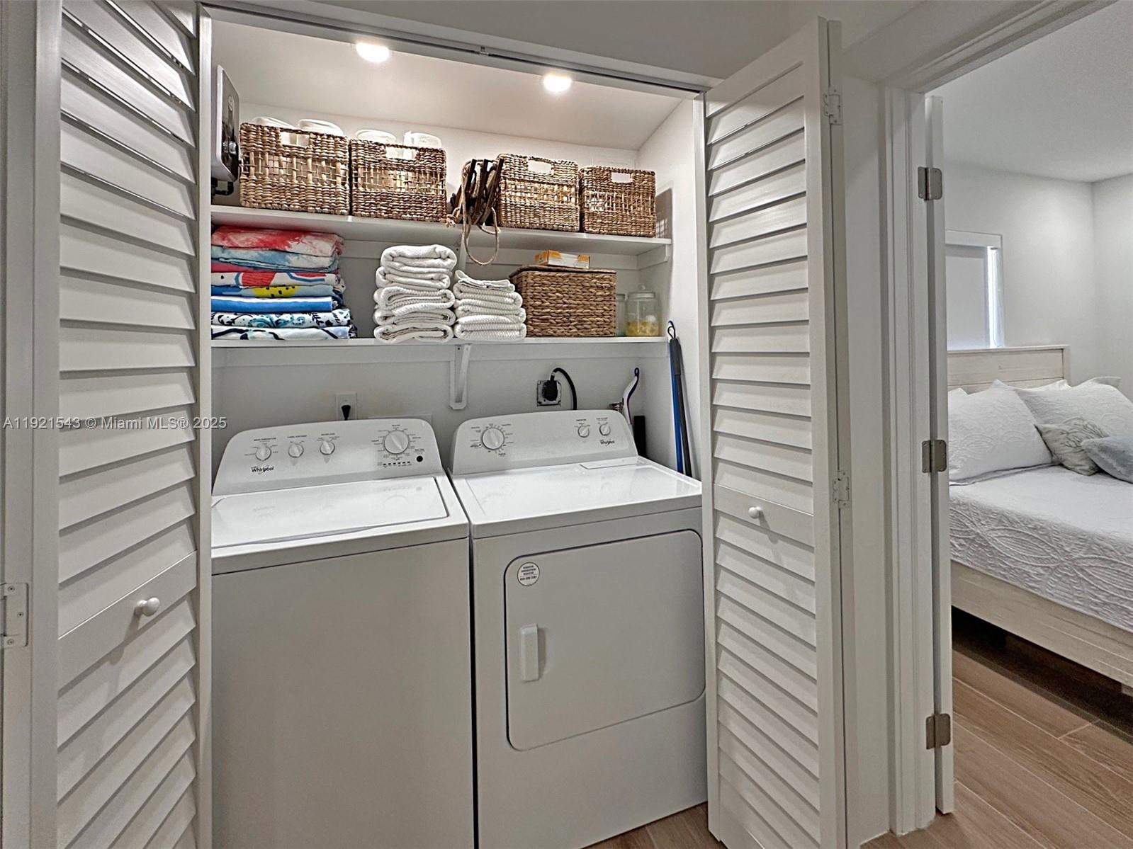 PIRATES COVE - Residential