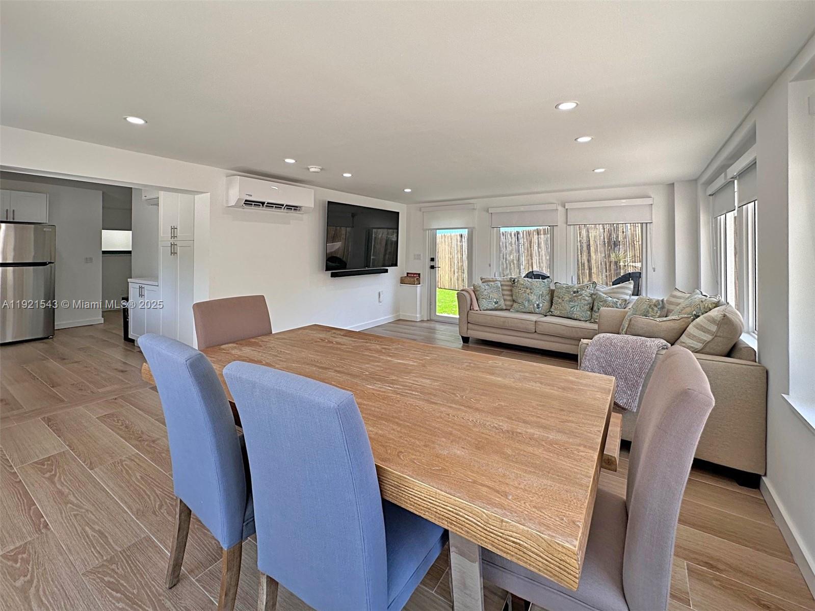 PIRATES COVE - Residential