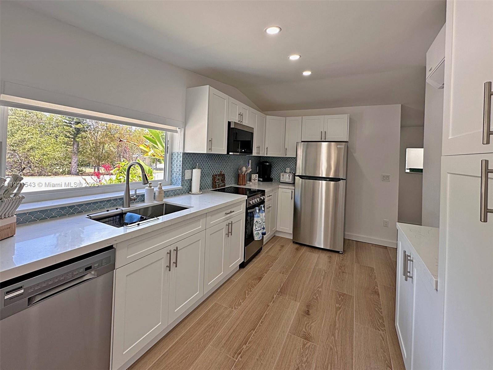 PIRATES COVE - Residential