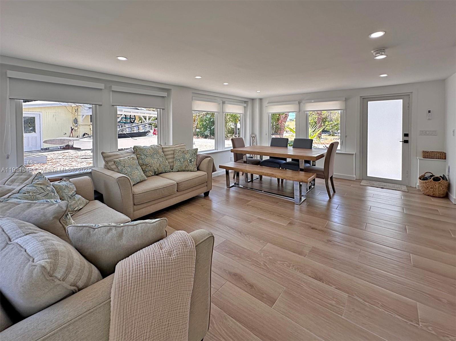 PIRATES COVE - Residential