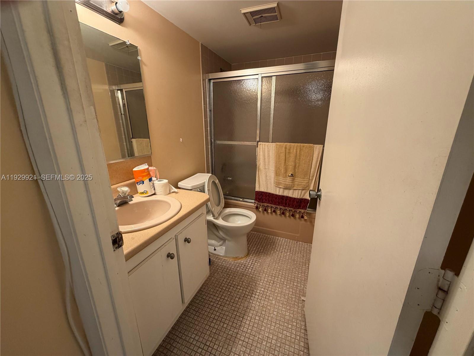 9 OF PALM SPRINGS 2 CONDO - Residential