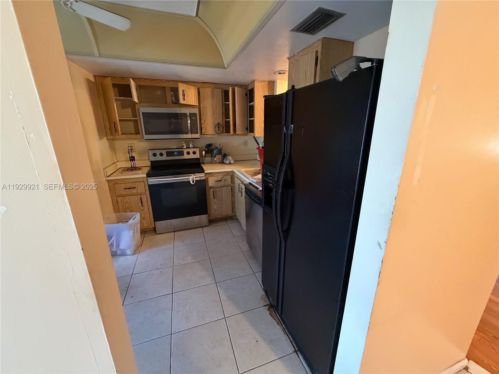 9 OF PALM SPRINGS 2 CONDO - Residential