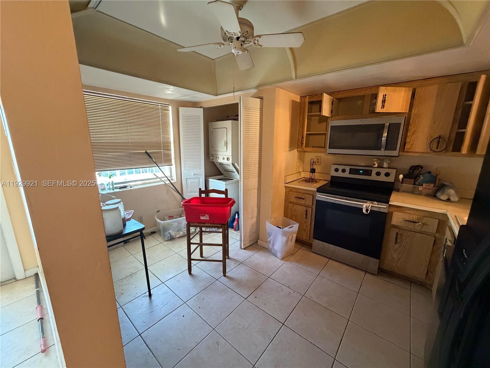 9 OF PALM SPRINGS 2 CONDO - Residential