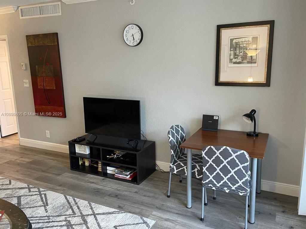 WAVE CONDO - Residential Lease