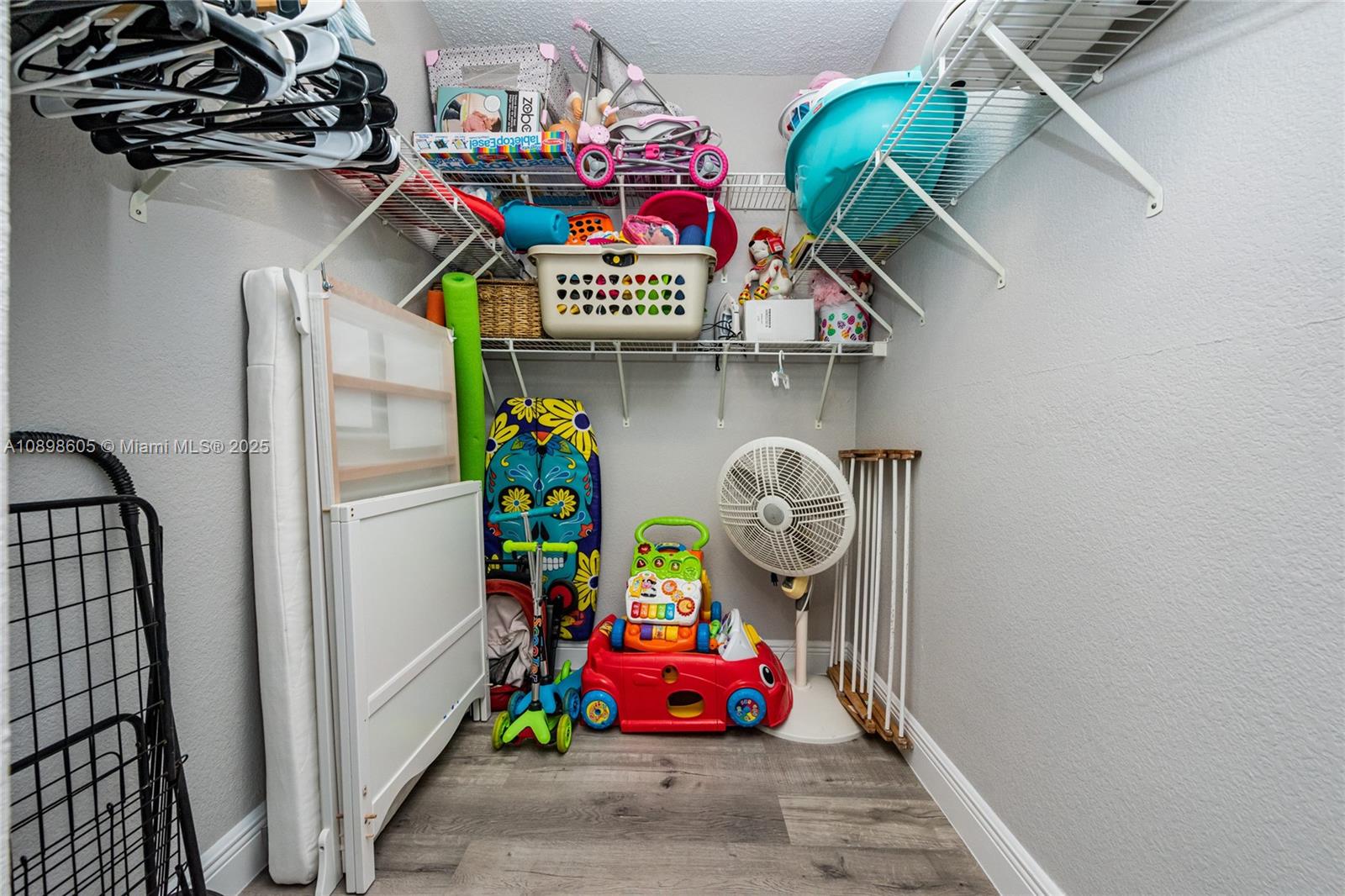 WAVE CONDO - Residential Lease