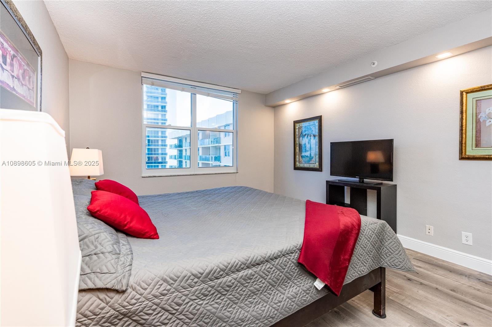 WAVE CONDO - Residential Lease