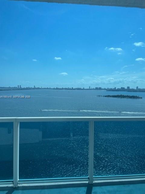 STAR LOFTS ON THE BAY CON - Residential Lease