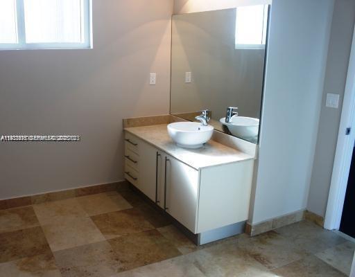 STAR LOFTS ON THE BAY CON - Residential Lease