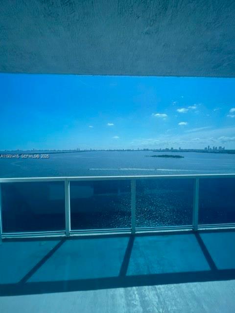 STAR LOFTS ON THE BAY CON - Residential Lease