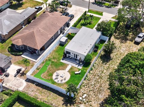 Tiny photo for 24 NW 13th Ave, Delray Beach, FL 33444 (MLS # A12025498)