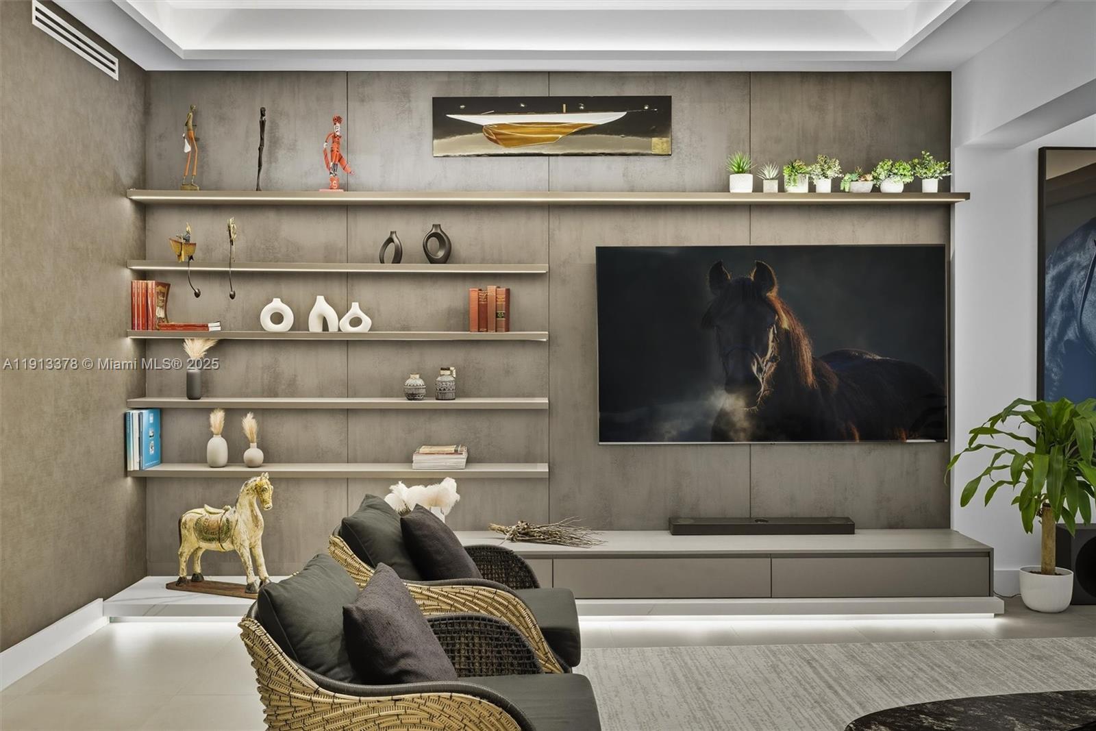 RONEY PALACE CONDO - Residential