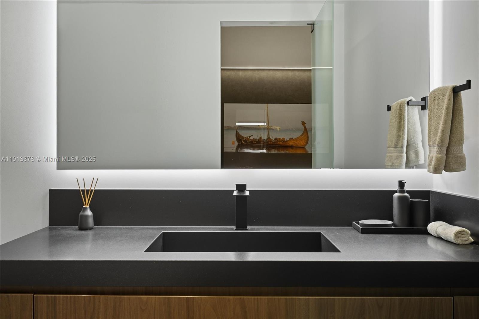 RONEY PALACE CONDO - Residential