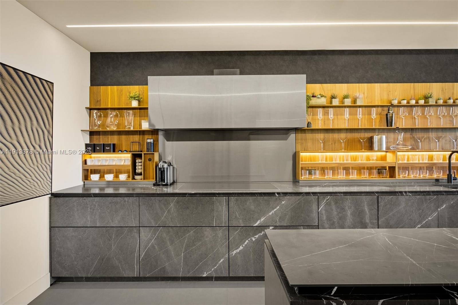 RONEY PALACE CONDO - Residential