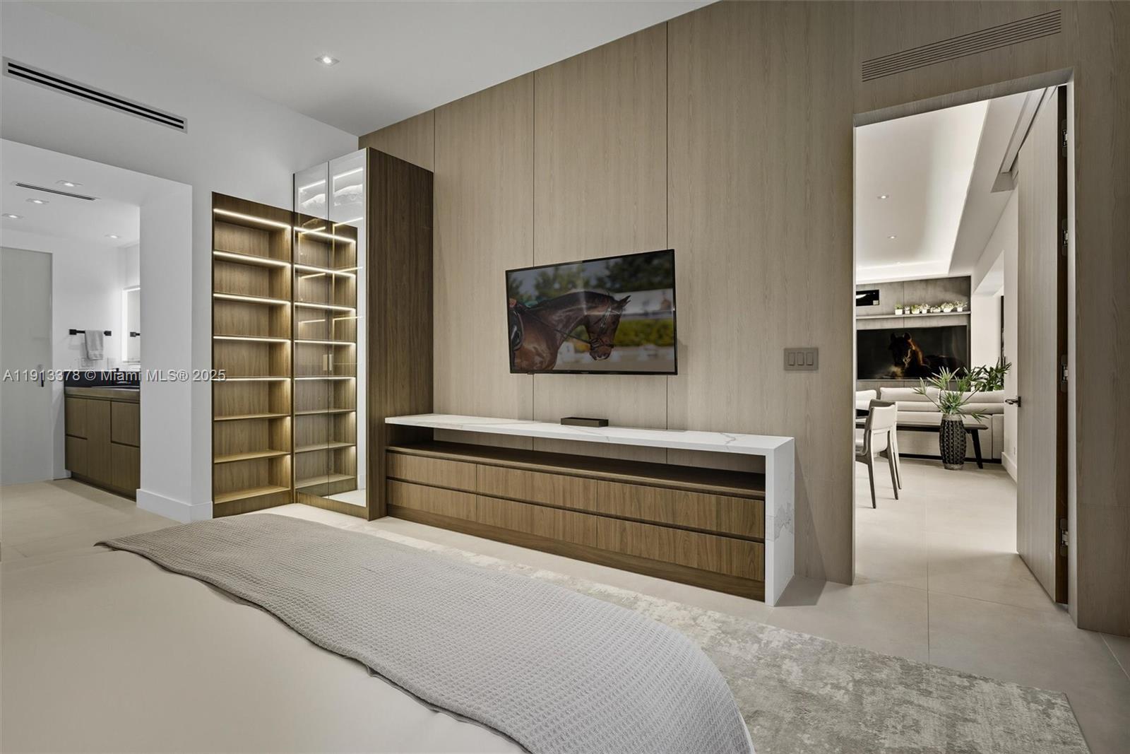 RONEY PALACE CONDO - Residential