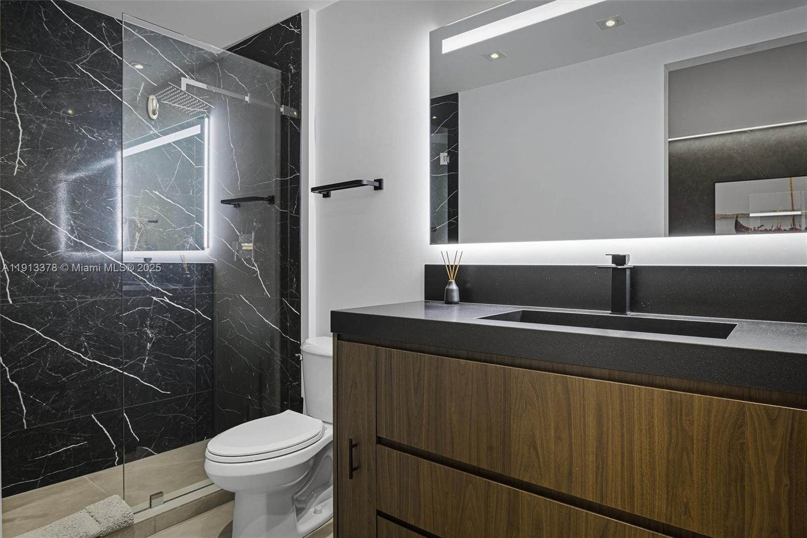 RONEY PALACE CONDO - Residential