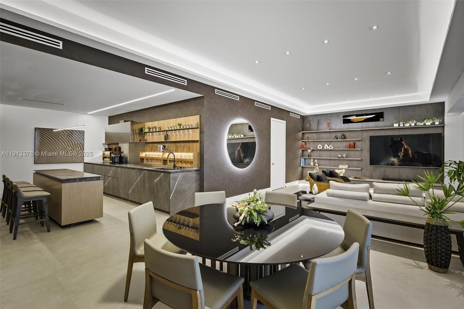 RONEY PALACE CONDO - Residential