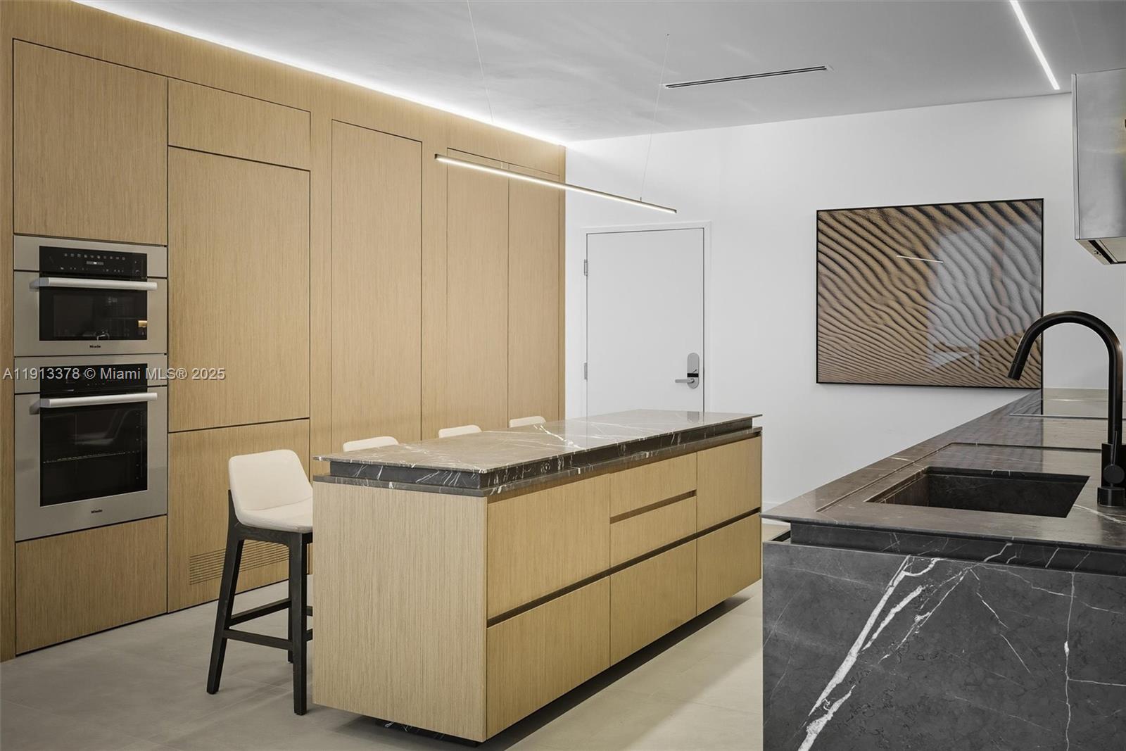 RONEY PALACE CONDO - Residential