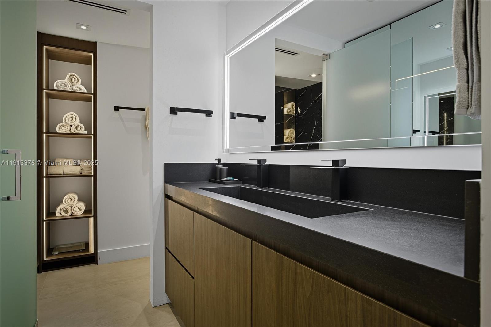 RONEY PALACE CONDO - Residential