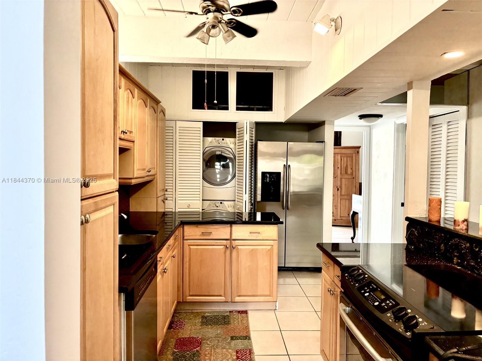 SUNSET PARK LAKE VILLAS S - Residential