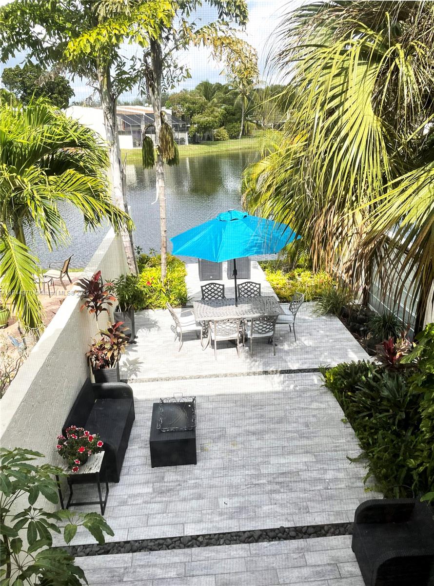 SUNSET PARK LAKE VILLAS S - Residential