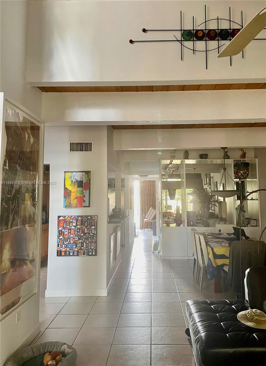 SUNSET PARK LAKE VILLAS S - Residential